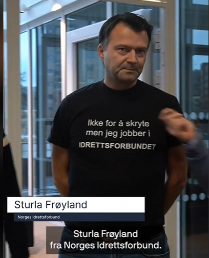 Sturla Frøyland fra Norges idrettsforbund på hackathon om digital lommebok